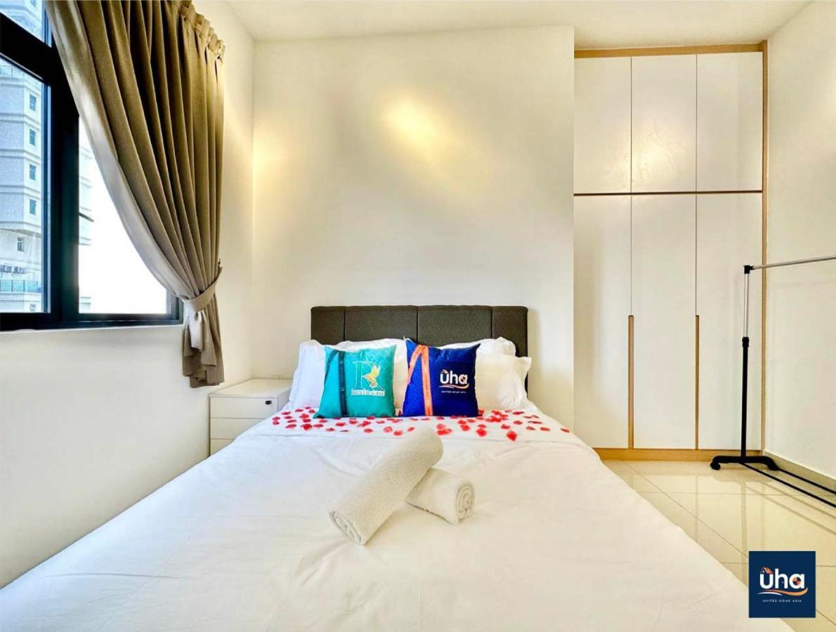 Apartment Twin Tower By Uha *